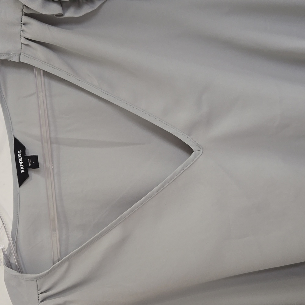 Express womens blouse - Picture 3 of 10